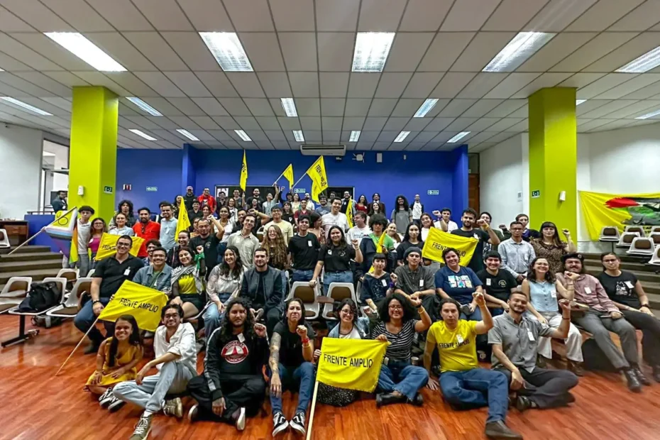 Asamblea Nacional de la Juventud del Frente Amplio